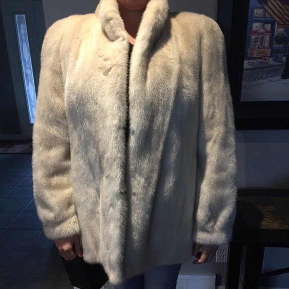 NIB - Silver Satin Dress pumps - Size 10 - Picture 6 of 8